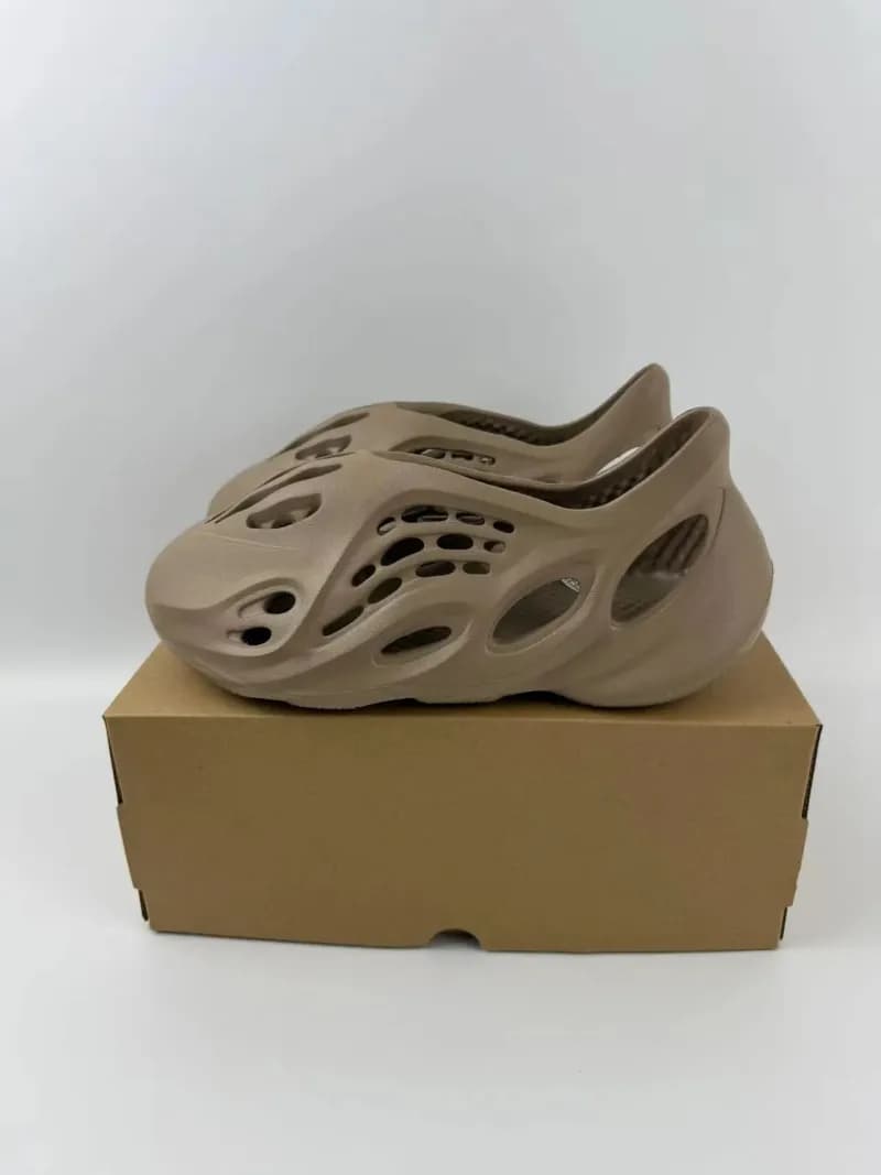 Yeezy Slide Bone — 6774棕色