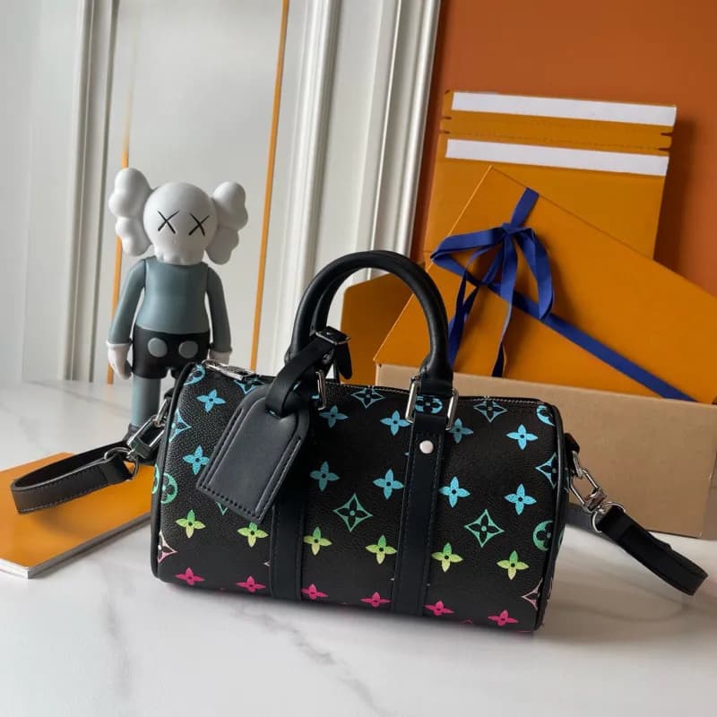 Louis Vuitton × KAWS Pochette Métis Multicolor Monogram