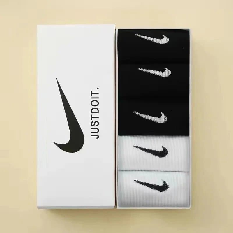 Nike Socks Swoosh Logo