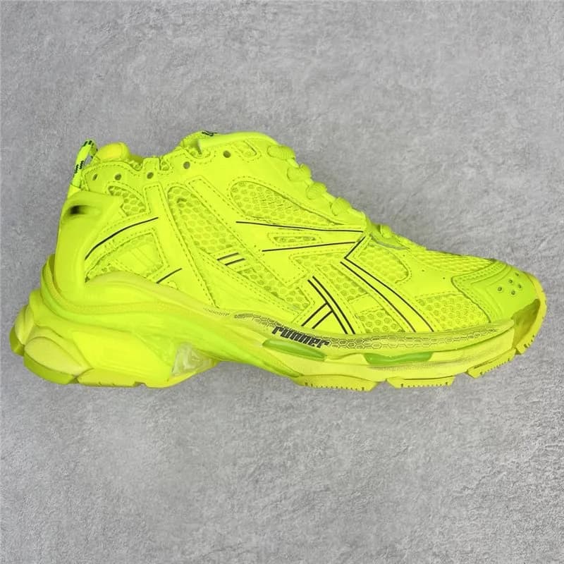 Balenciaga Triple S Triple White — 荧光绿