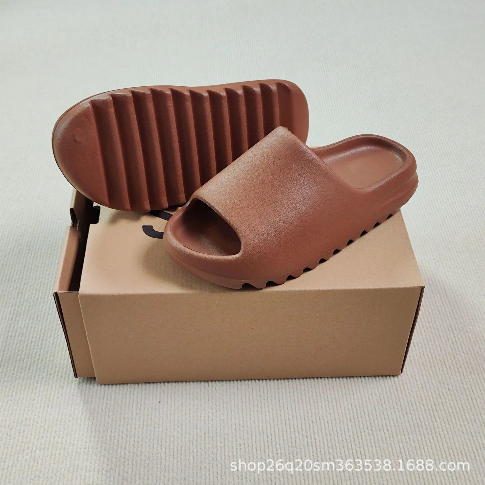 Yeezy Slide Earth