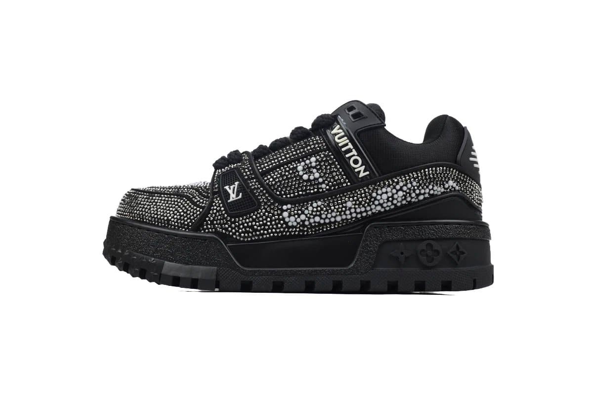 Louis Vuitton LV Trainer Monogram Embossed — EUR35-EUR46 (Message Note Size)↓↓↓↓ · 全黑钻面