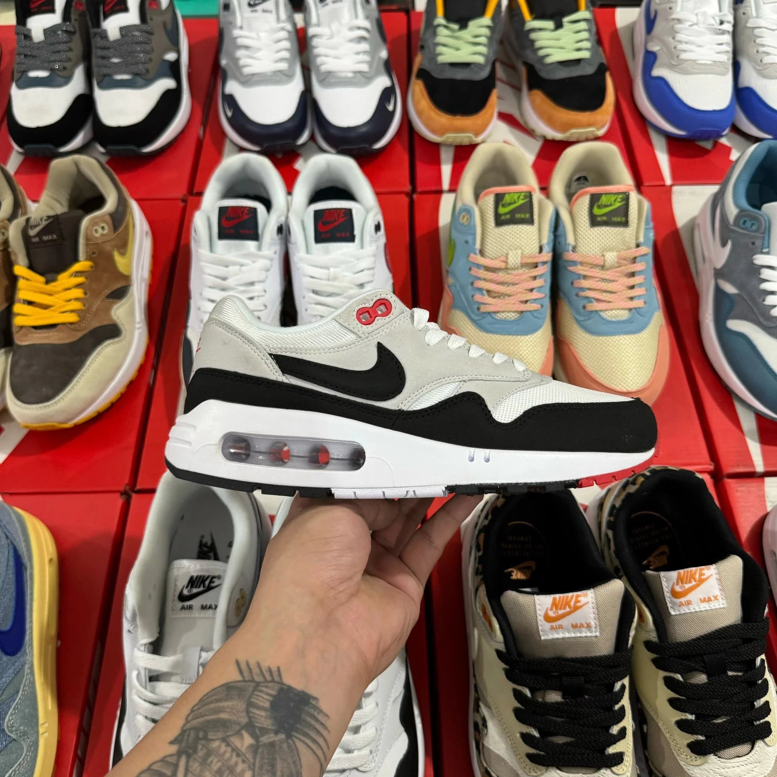 Nike Air Max 1 Wheat — 经典黑灰