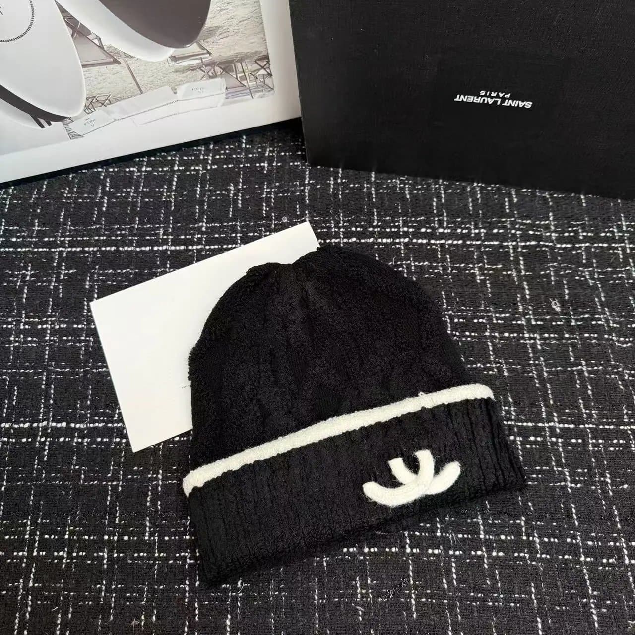 Saint Laurent Knit Beanie Monogram Logo — 菱格黑色