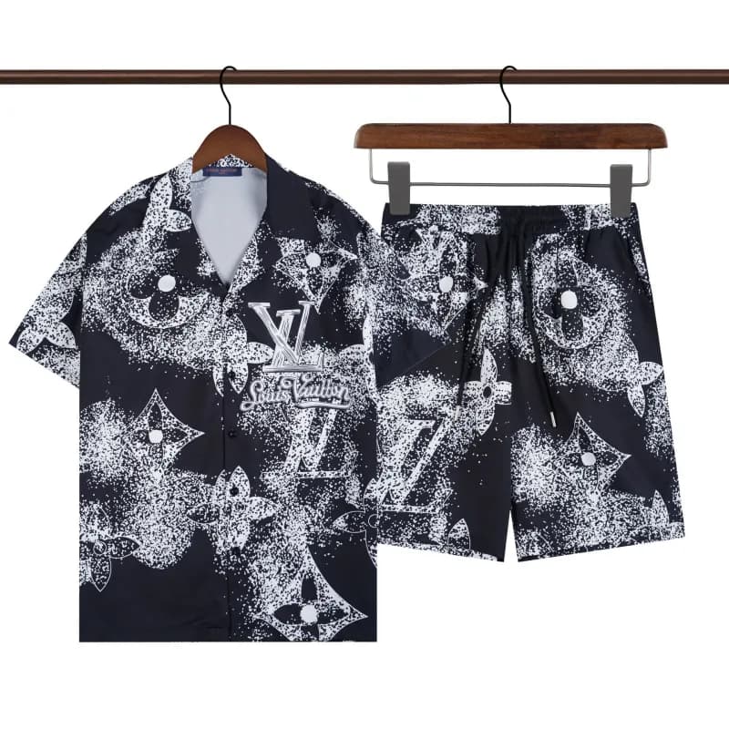 Louis Vuitton Monogram Print Set Spray Paint Effect