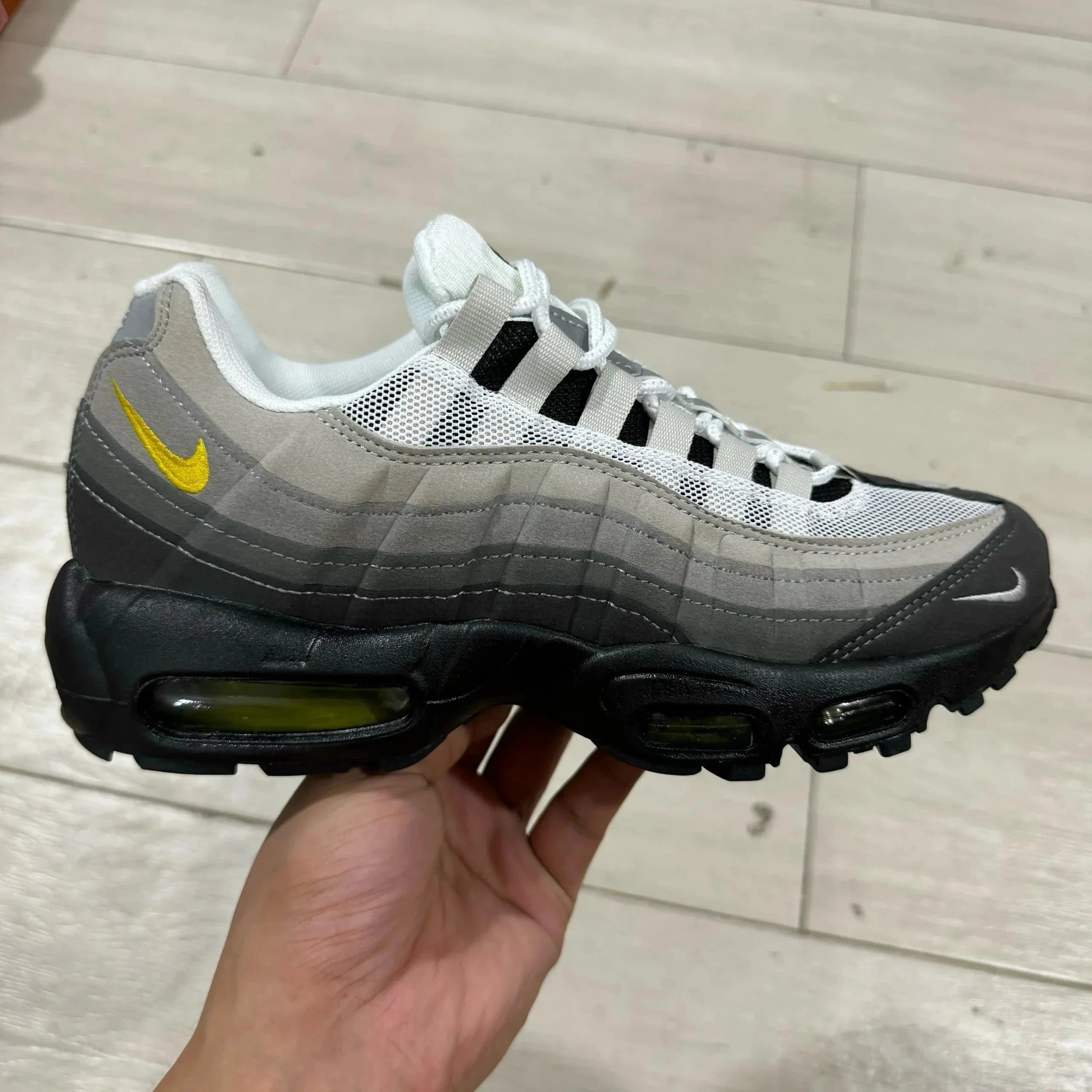 Nike Air Max 95 Travis Scott — 16黑白灰