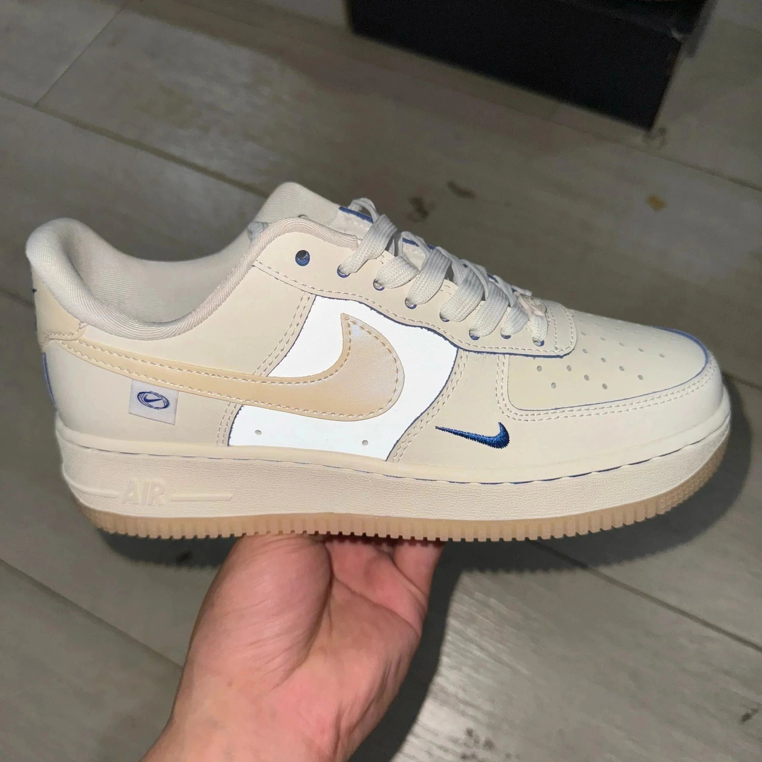 Nike Air Force 1 Low Wheat — 灰白黑反光