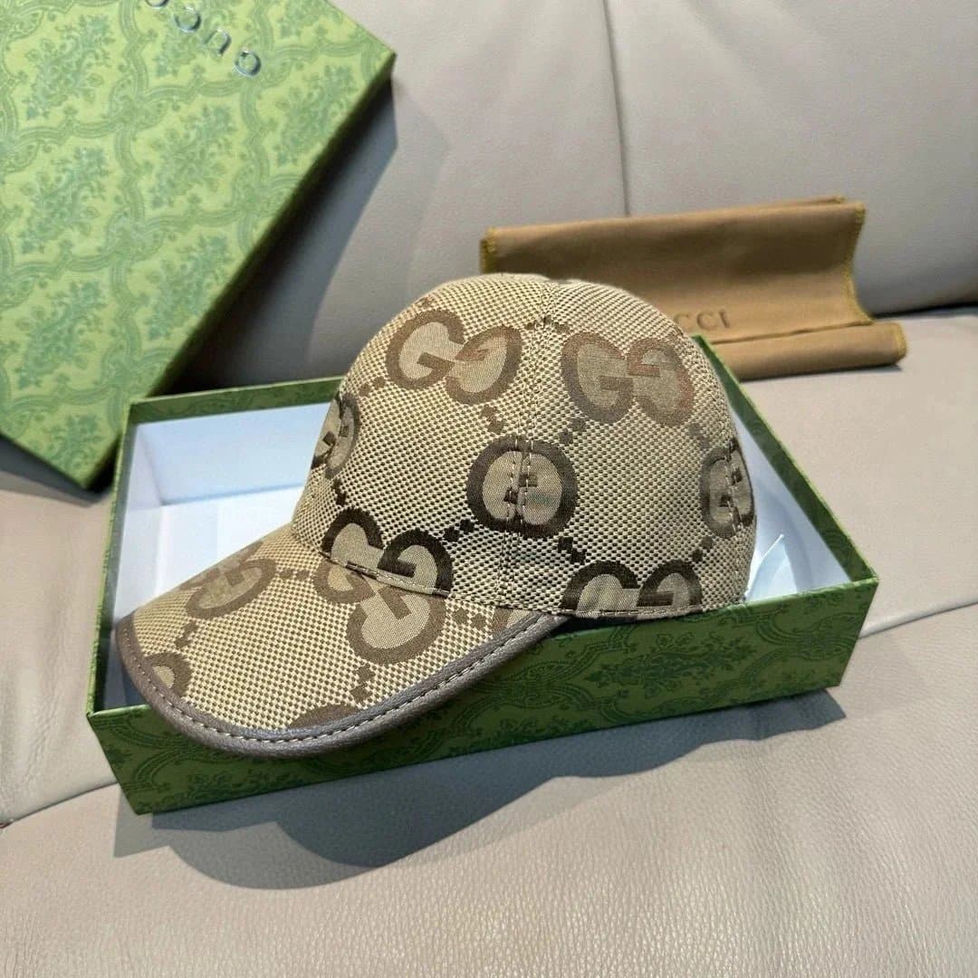 Gucci Baseball Cap GG Supreme — 11