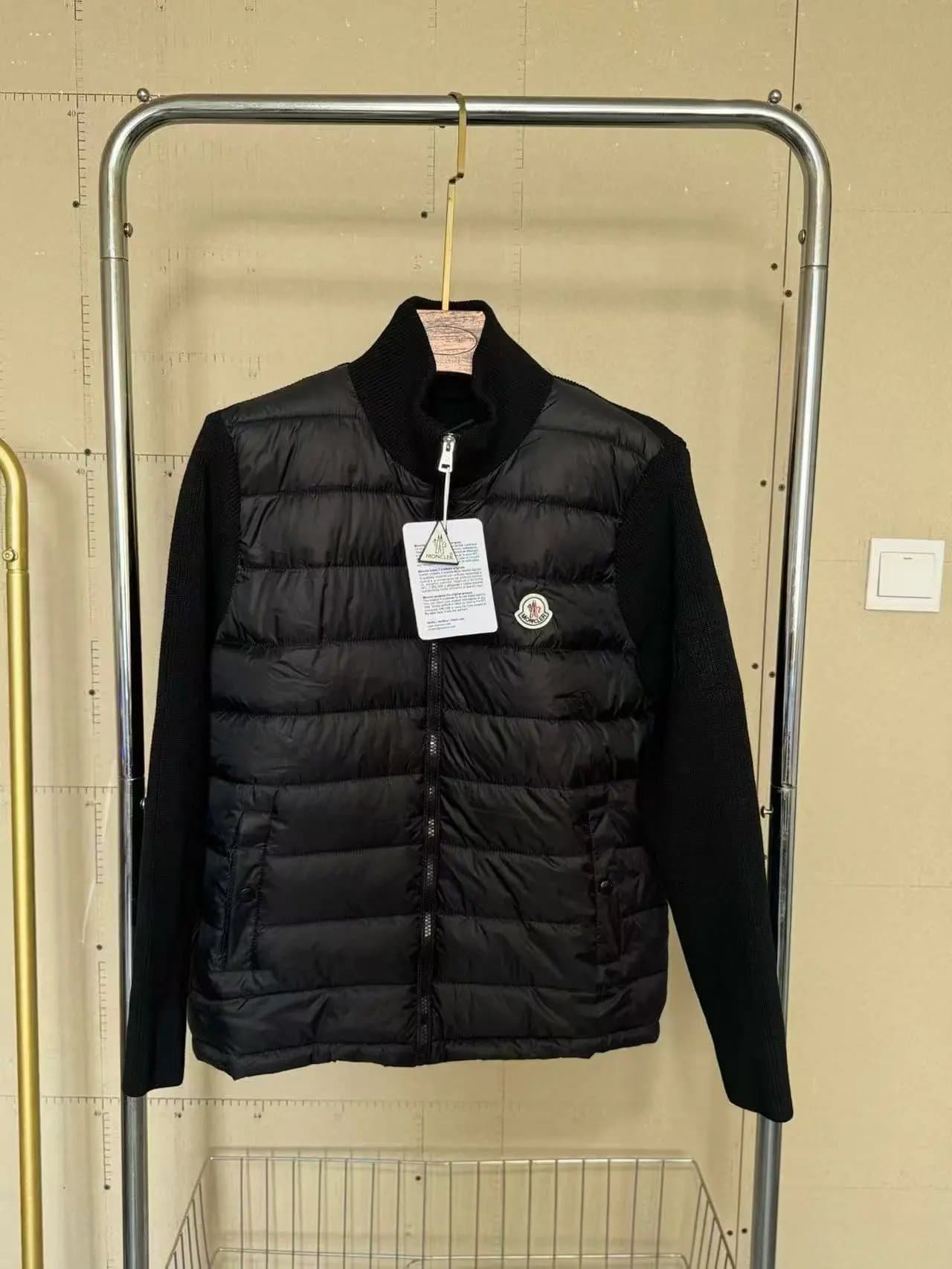 Moncler Puffer Jacket Glossy Red — 2-黑色白标（立领）