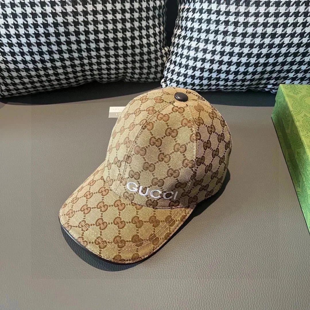 Gucci Baseball Cap GG Monogram — 21
