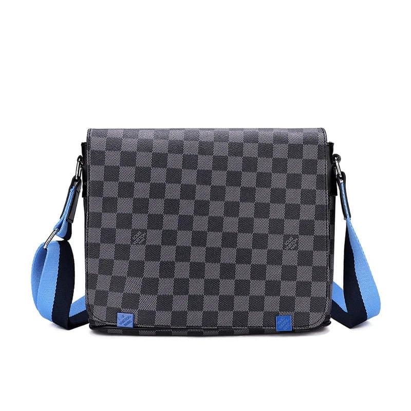 Louis Vuitton Pouch Monogram Eclipse — QS04