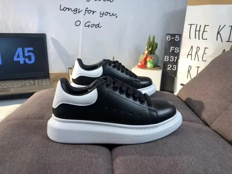 Alexander McQueen Sneaker Oversized Sole