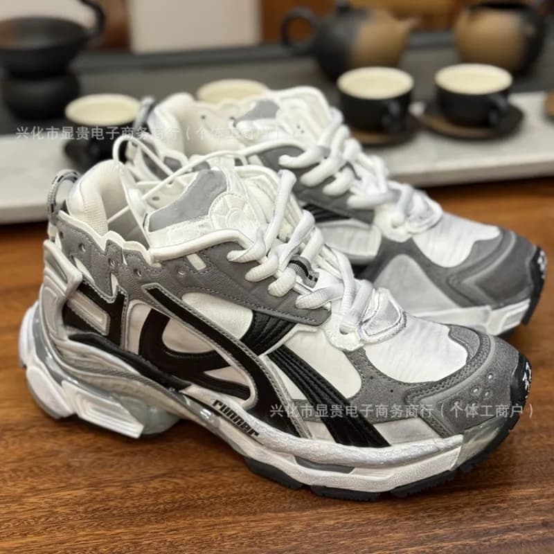 Balenciaga Triple S White — 灰白黑