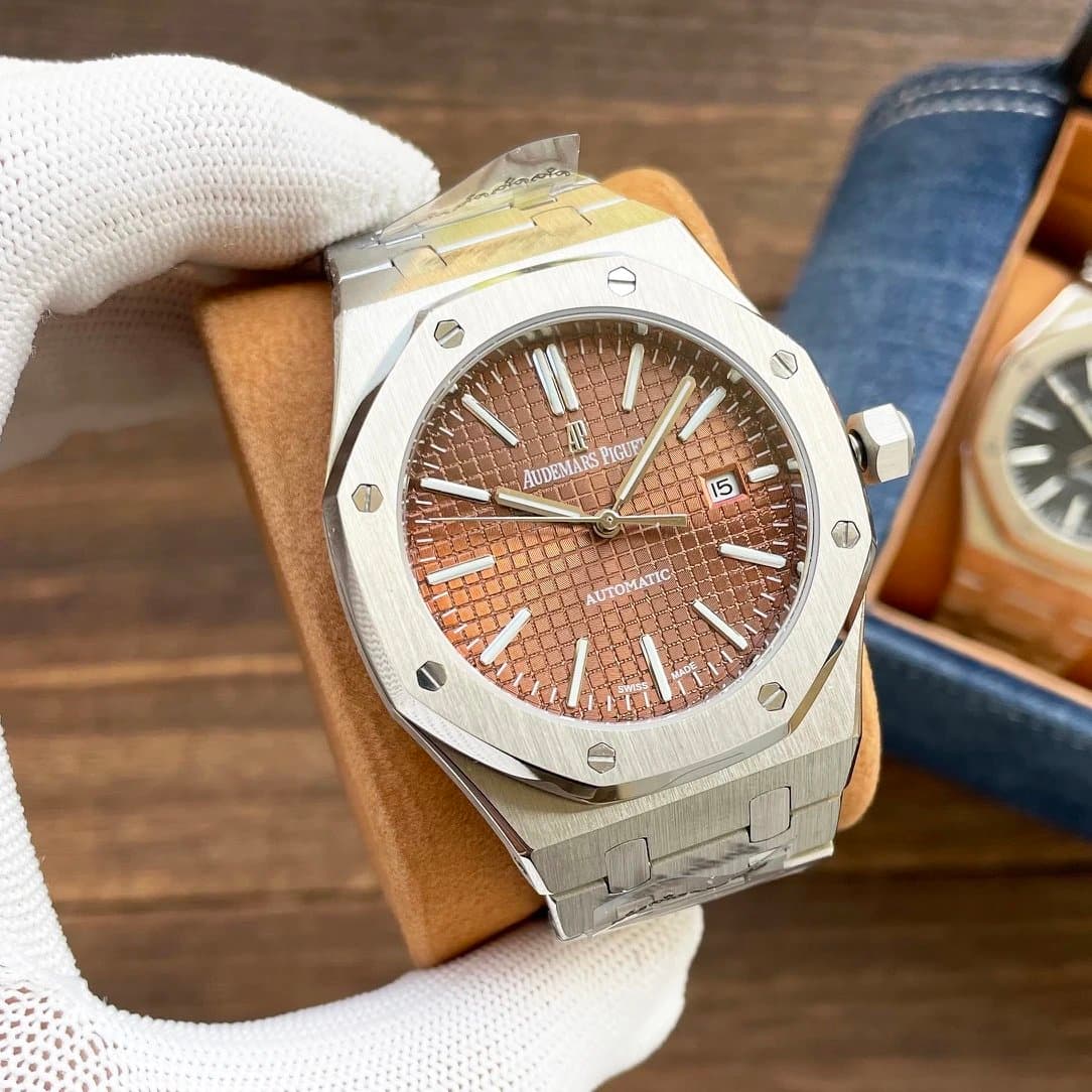 Audemars Piguet Royal Oak Jumbo Extra-Thin — 银壳·咖盘钢带
