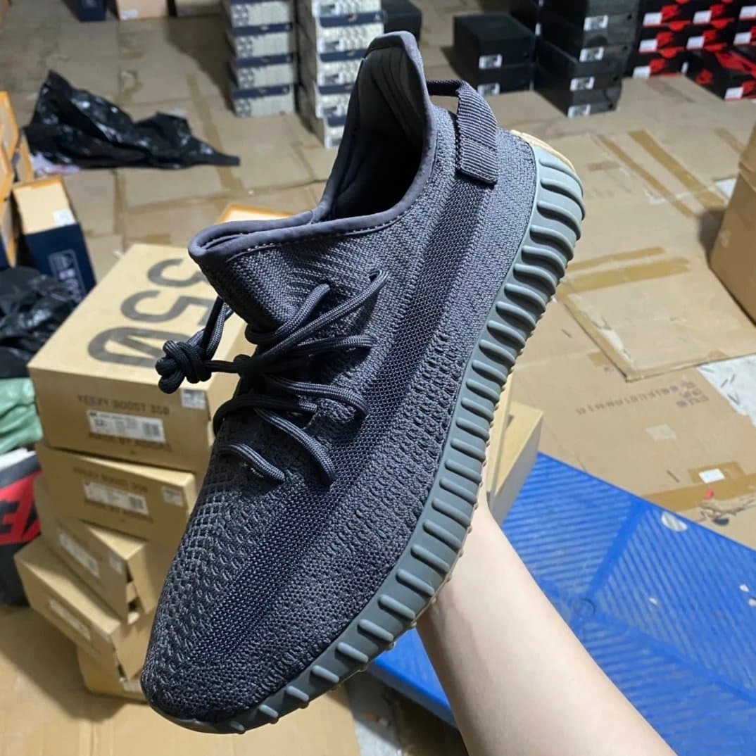 Yeezy Boost 350 V2 Zebra