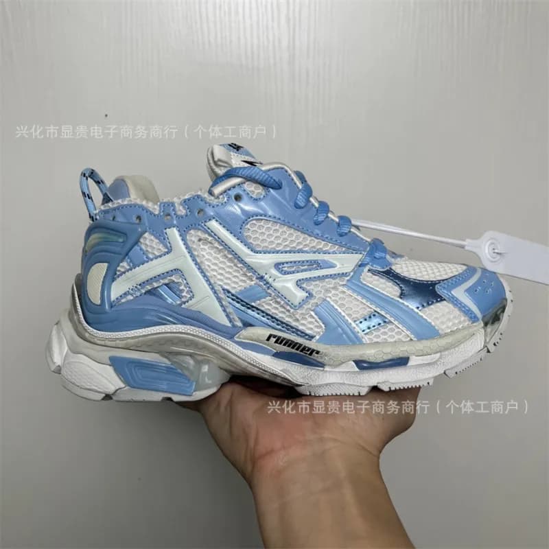Balenciaga Triple S White — 白天蓝