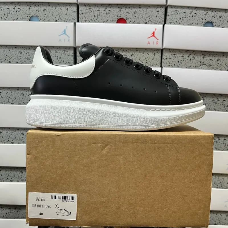 Alexander McQueen Sneaker Black White