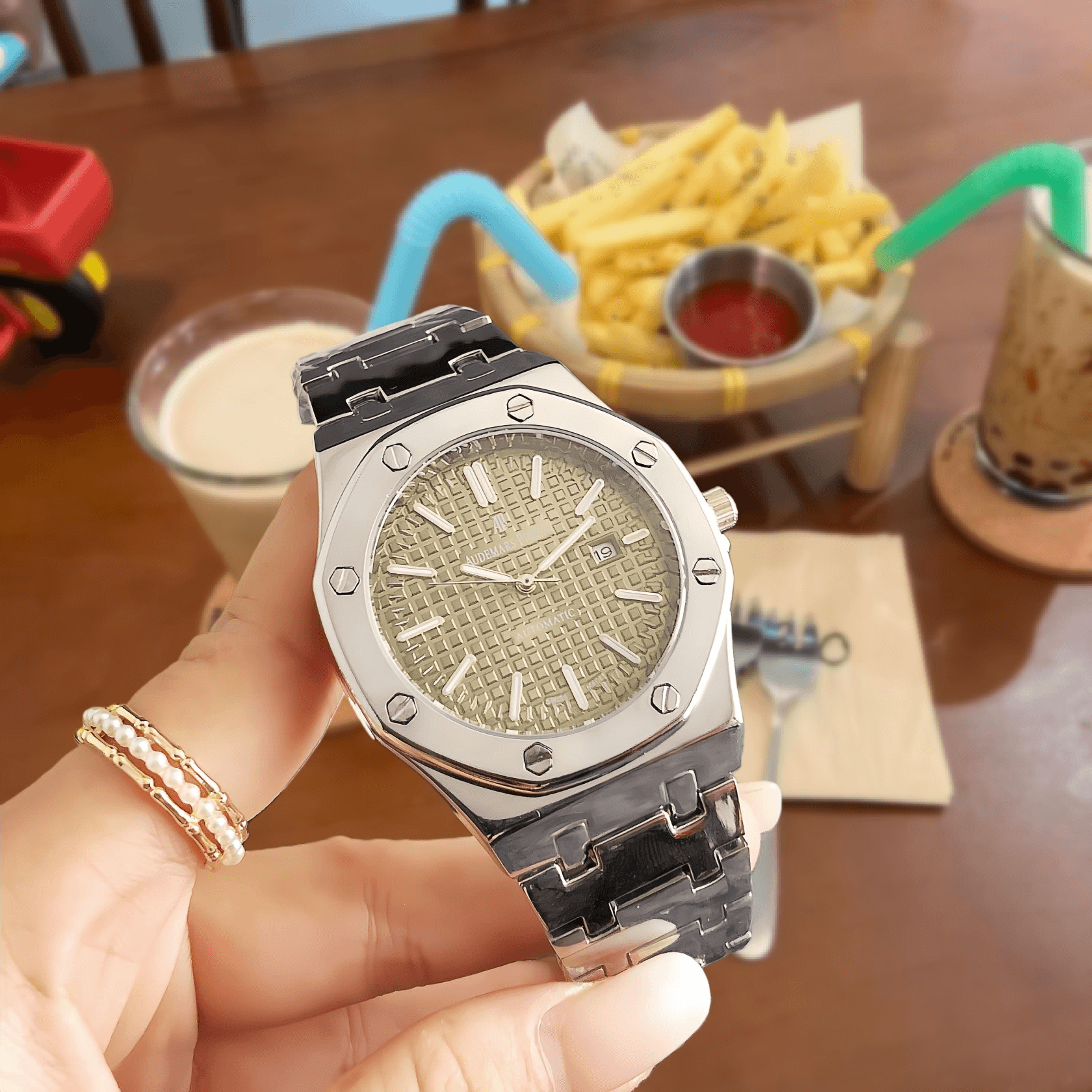 Audemars Piguet Royal Oak Automatic — 24