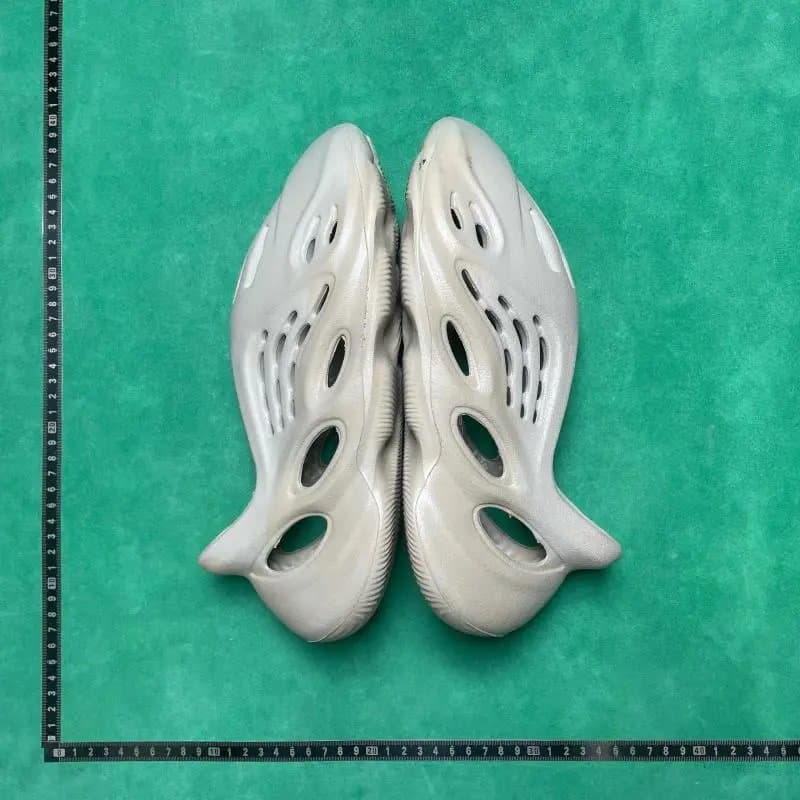 Yeezy Foam Runner Onyx — 14号灰粽 鼠尾草PO128911616