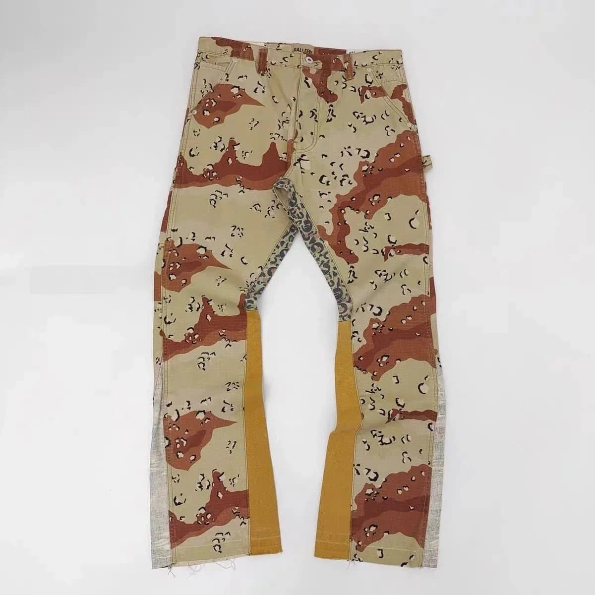 Levi's Flared Jeans Patchwork Wash — 902卡其