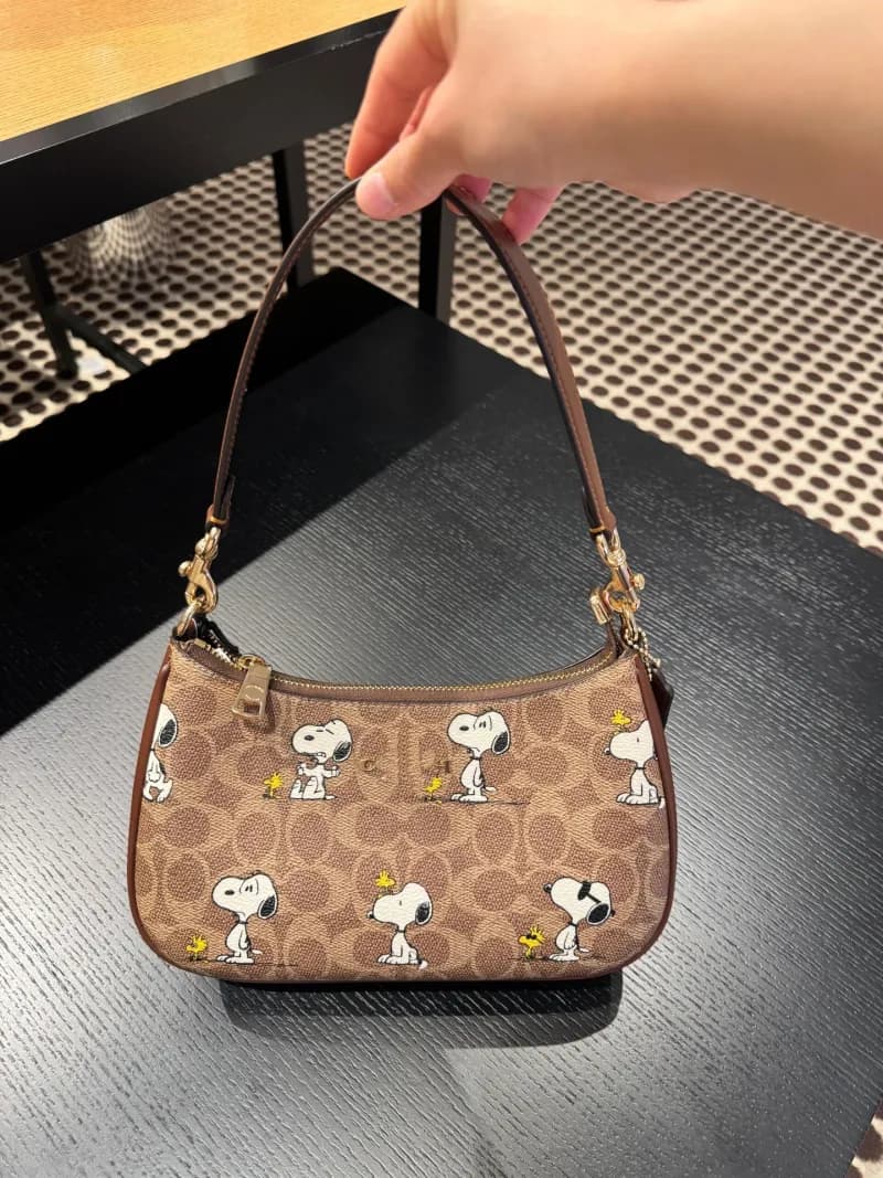 Coach Shoulder Bag Snoopy Print