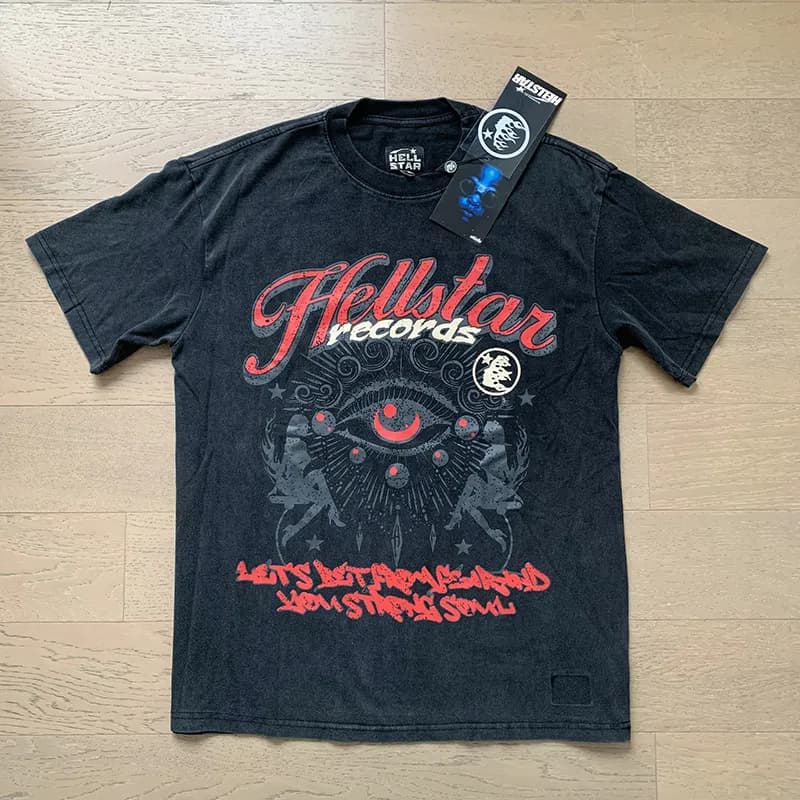 Hellstar Graphic Tee Alien Attack Print — 630