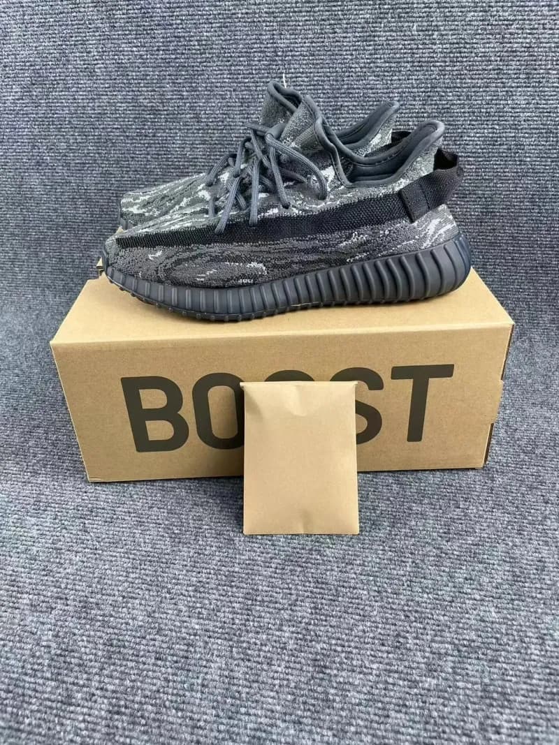 Yeezy Boost 350 V2 Zebra