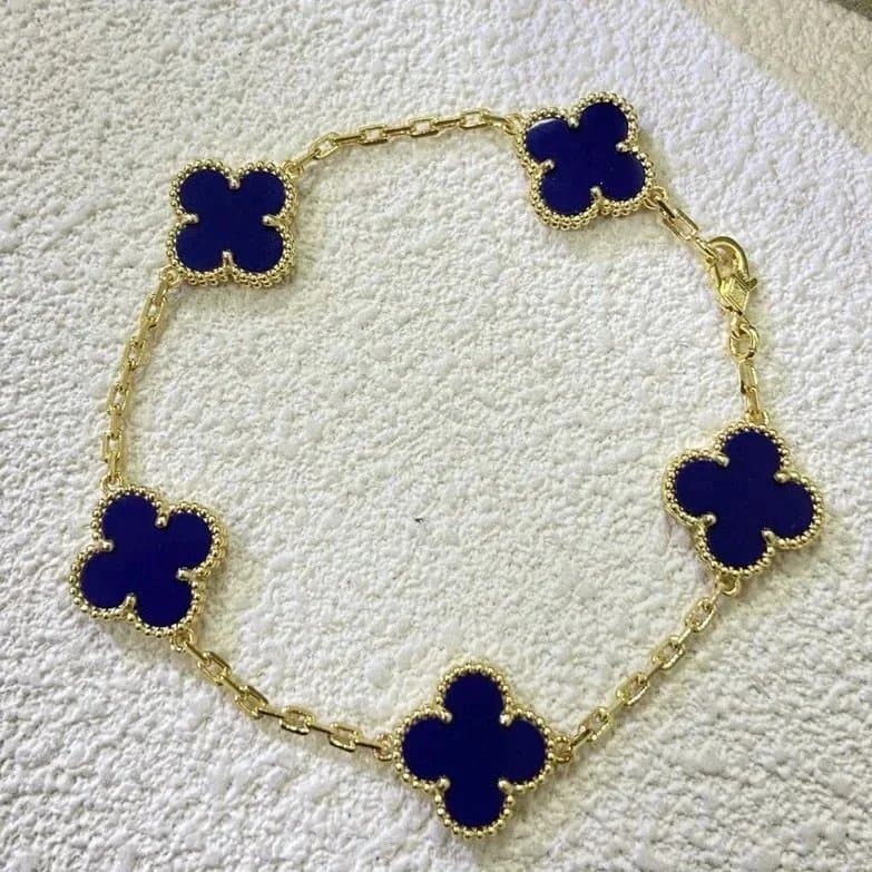 Van Cleef & Arpels Alhambra Four-Leaf Clover Pendant — 18