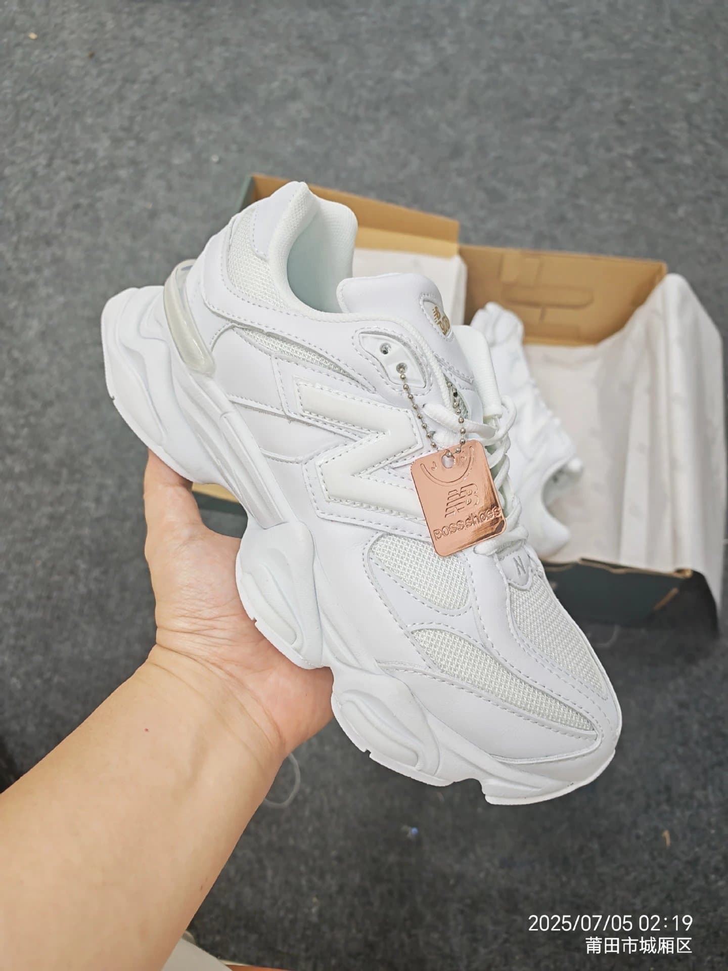 New Balance 2002R Grey Red — 1