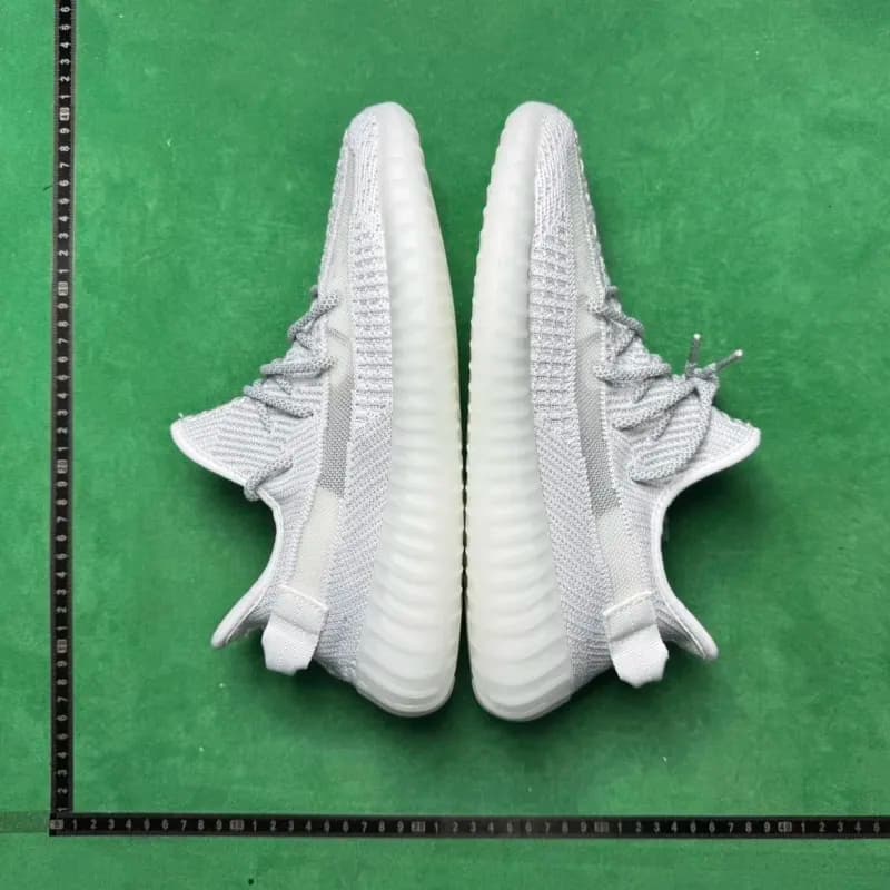 Yeezy Boost 350 V2 Zebra