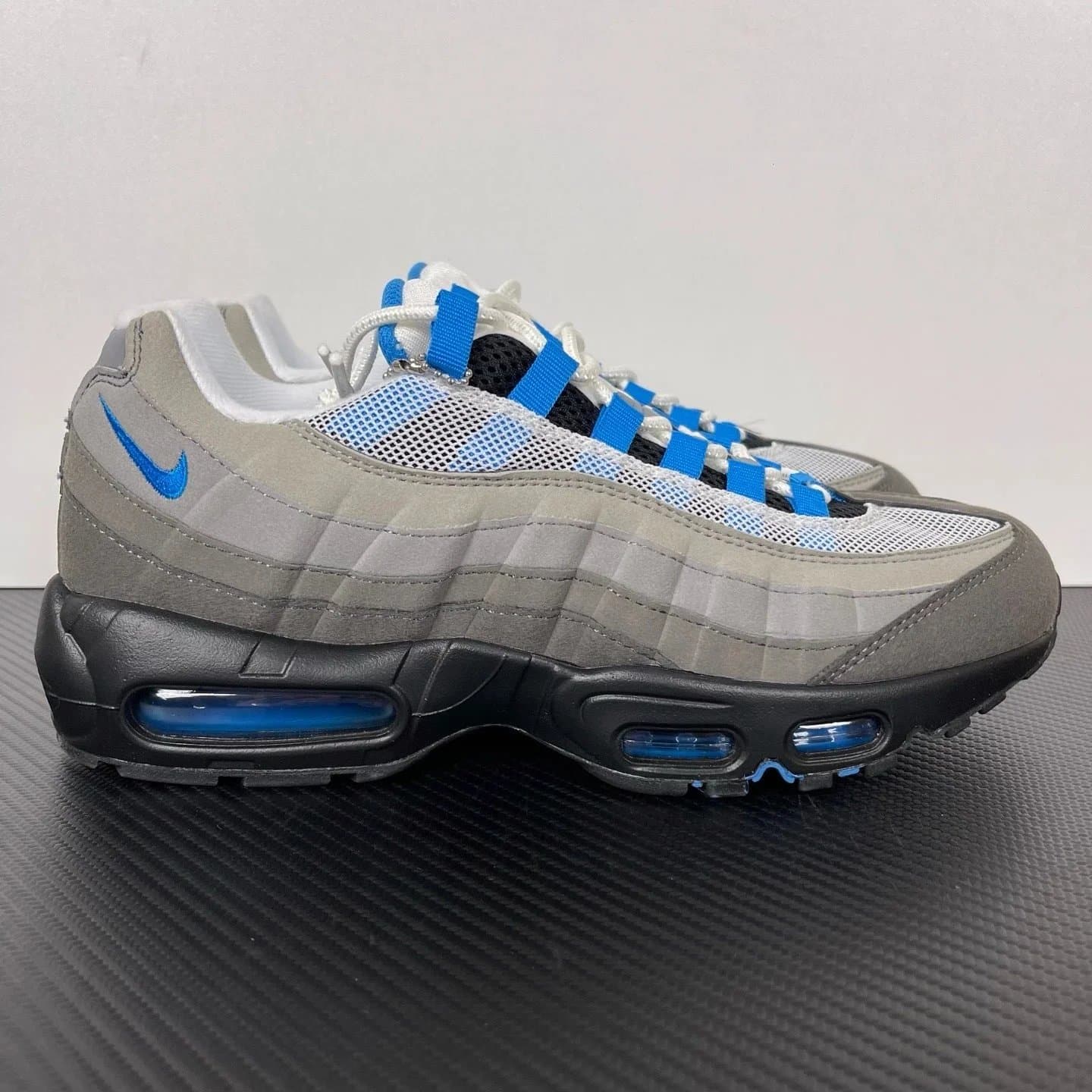 Nike Air Max 95 Sunset Gradient — EM版本 · Air Max 95 灰蓝609048-104