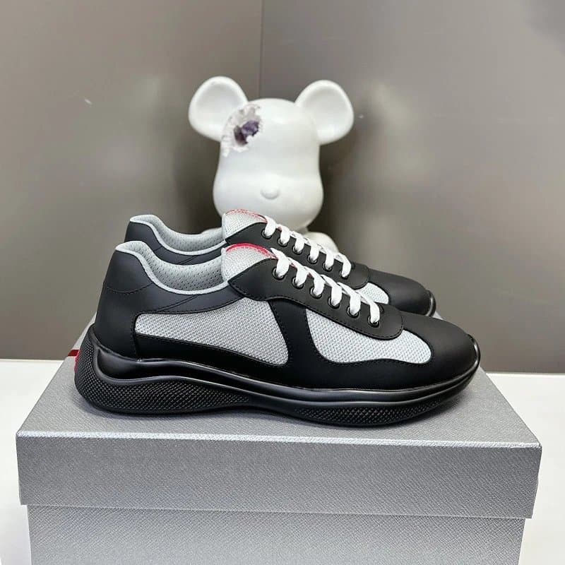 Prada Cloudbust Thunder White and Patent Red — 全黑