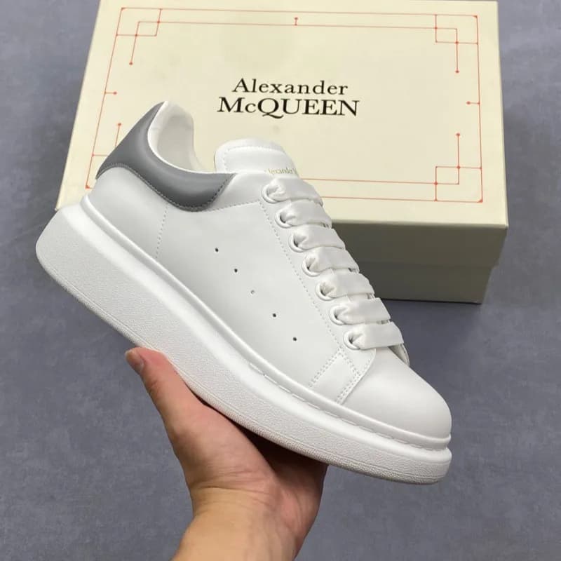 Alexander McQueen Oversized Sneaker White Red — 灰皮尾