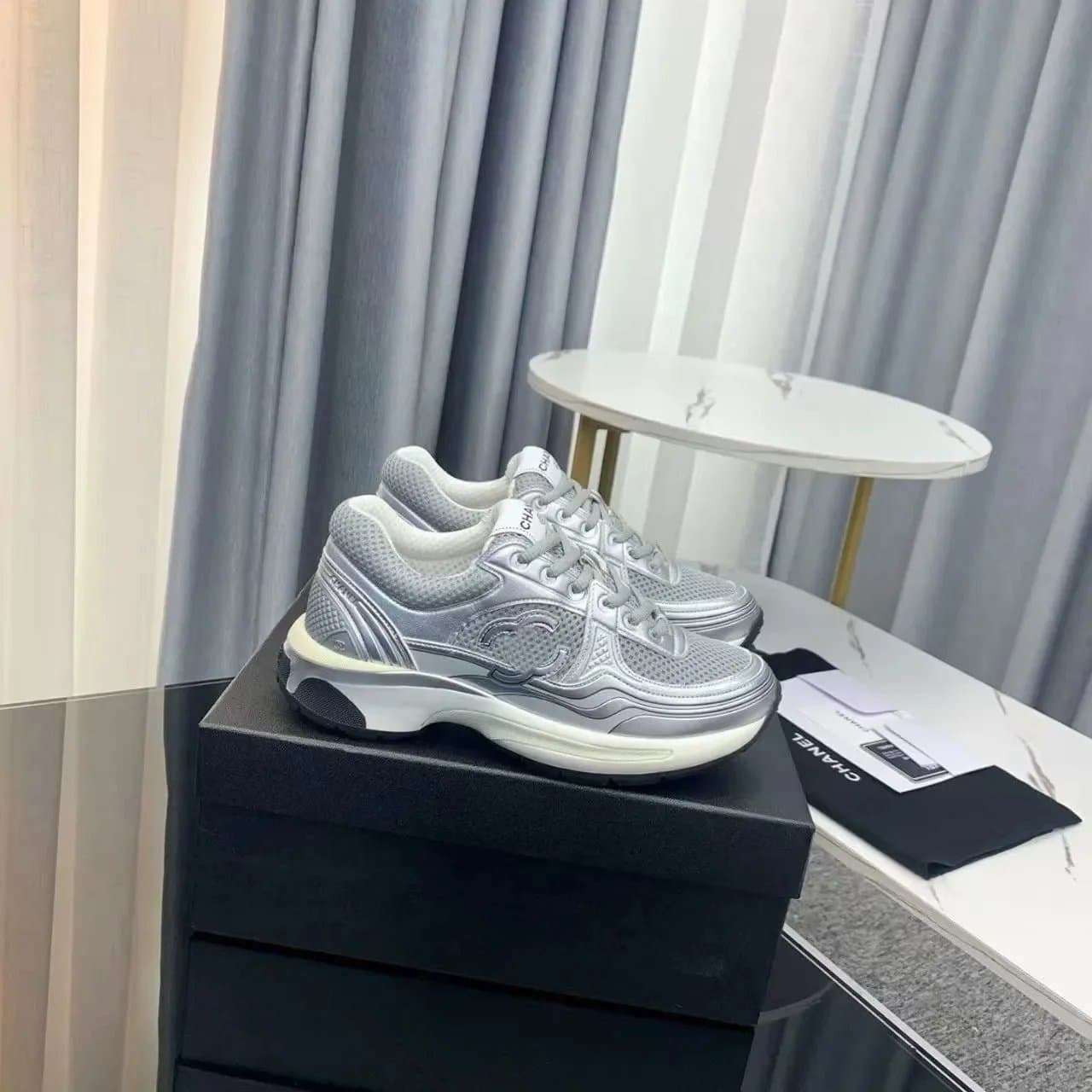 Gucci Ace Low Web Stripe — 37