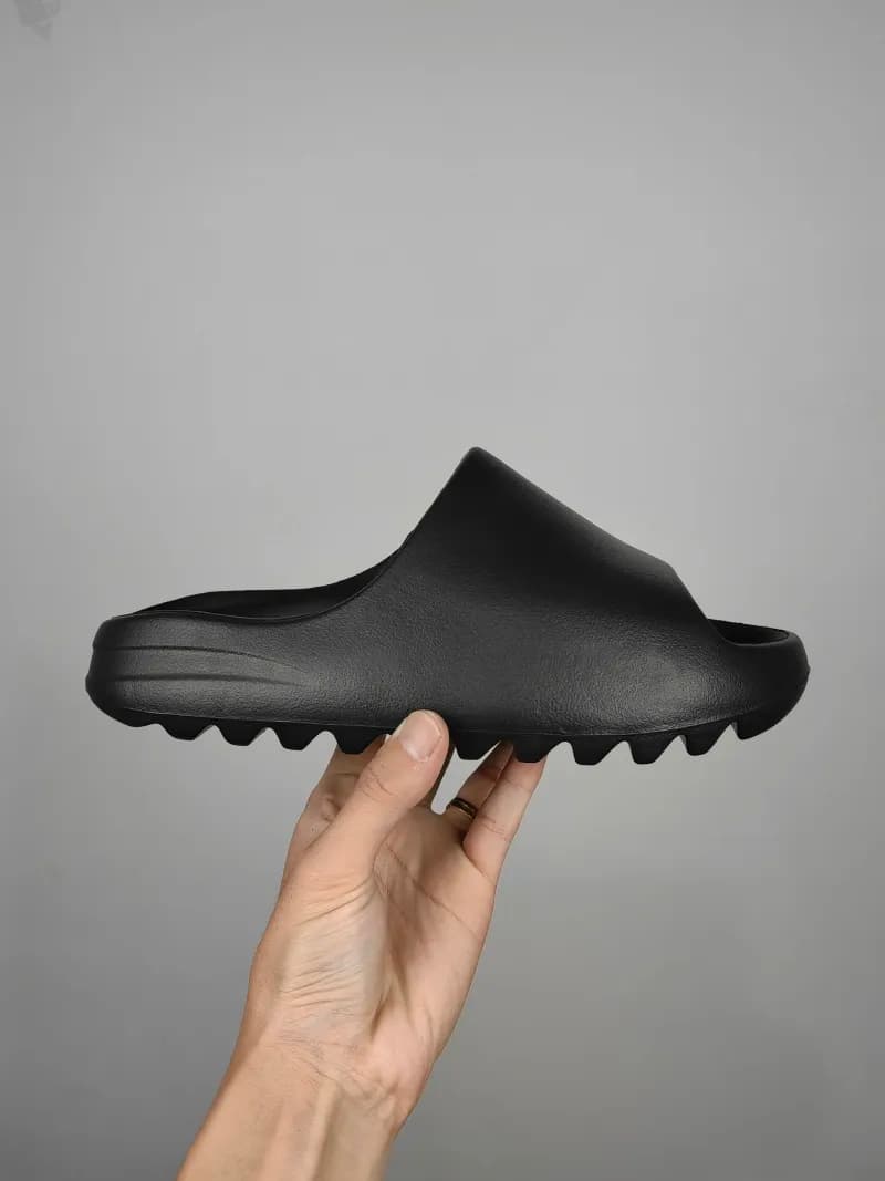 Yeezy Slide Onyx