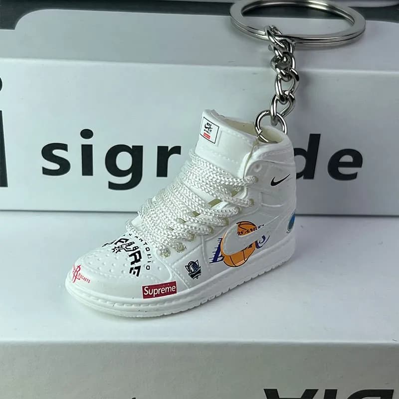 Air Jordan 1 Bred — 96. Lakers White
