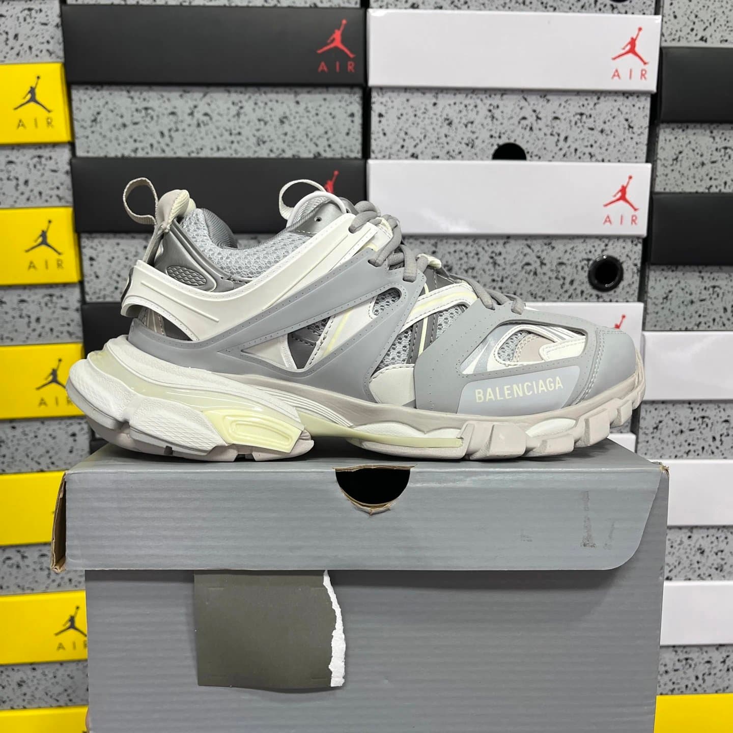Balenciaga Track Sneaker Monocolor — VG · 灰米黄 003-43