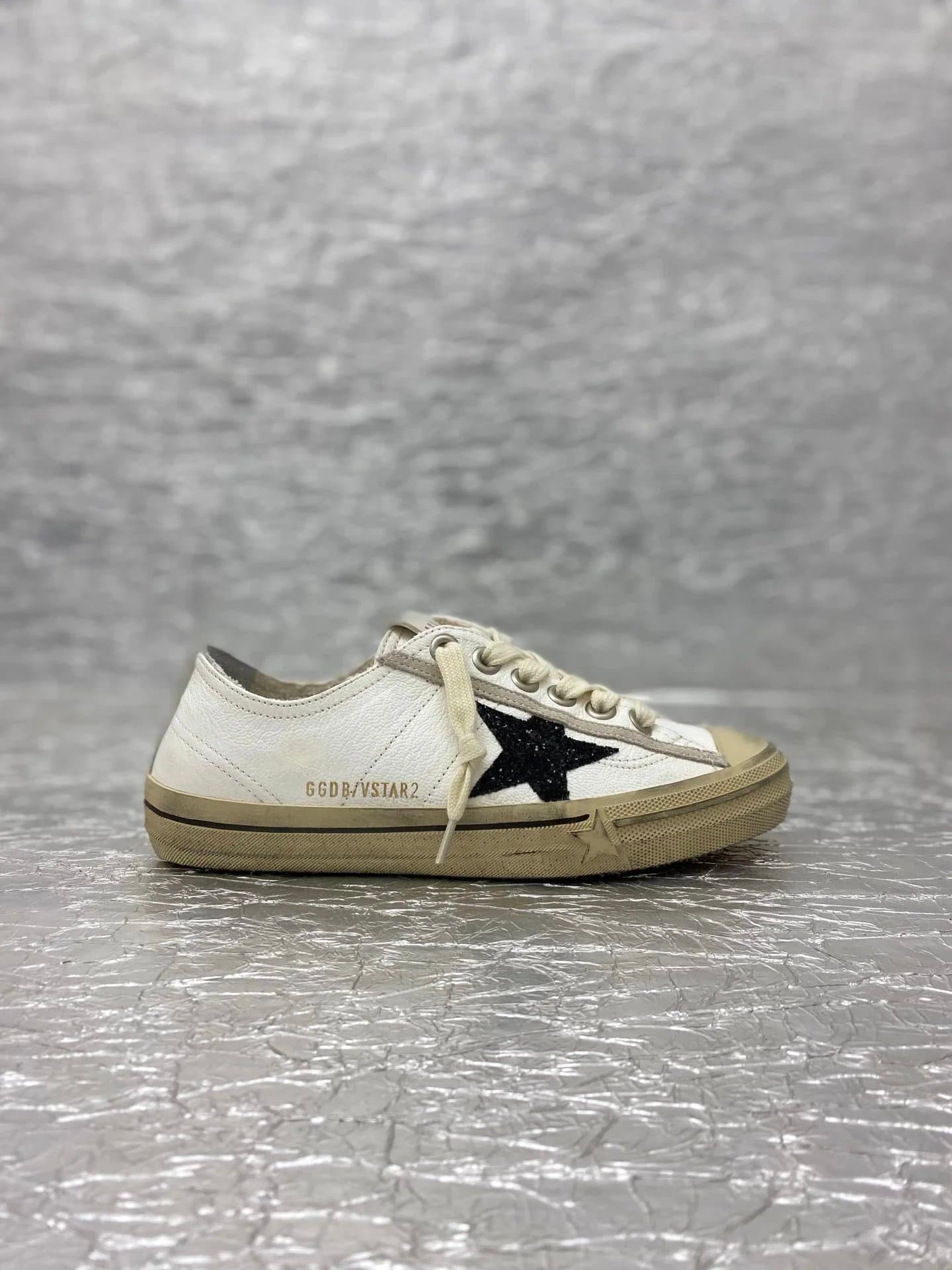 Golden Goose V-Star 2 Glitter Star