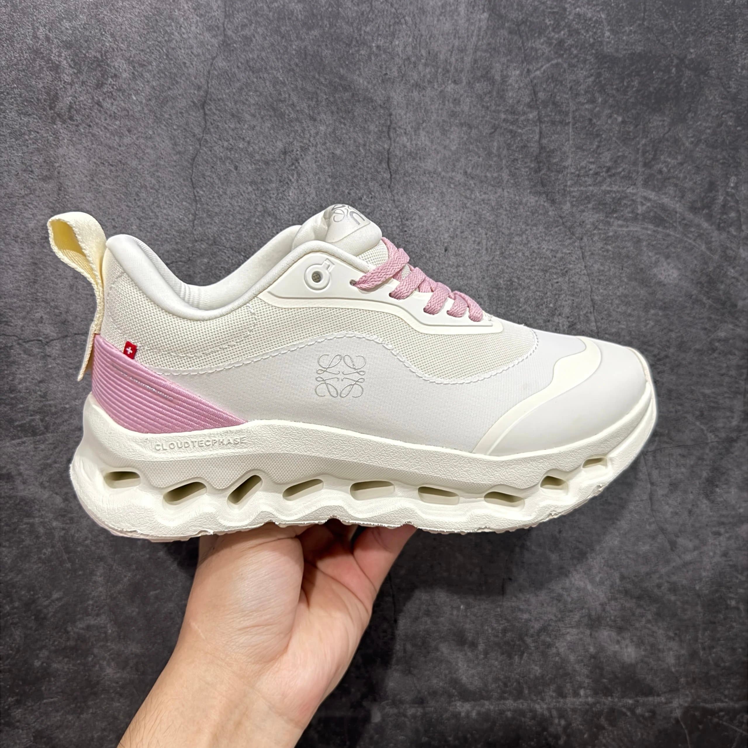 On Cloudmonster Cloud White — 米白粉