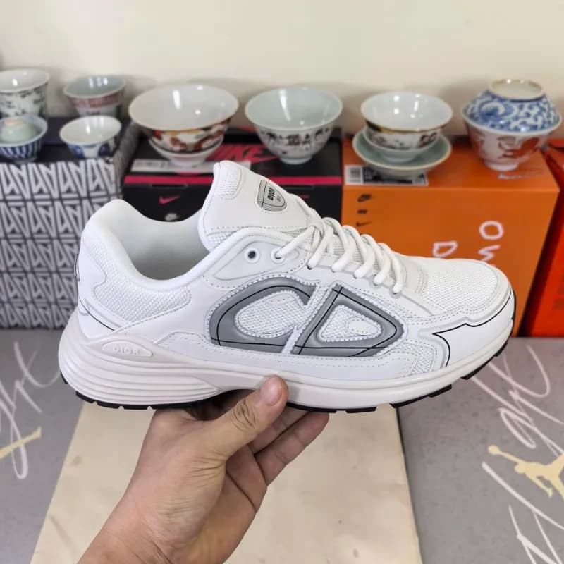 Dior B22 Black White — 白色