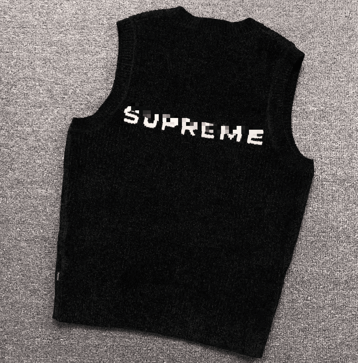 Supreme Knit Vest Pixel Logo