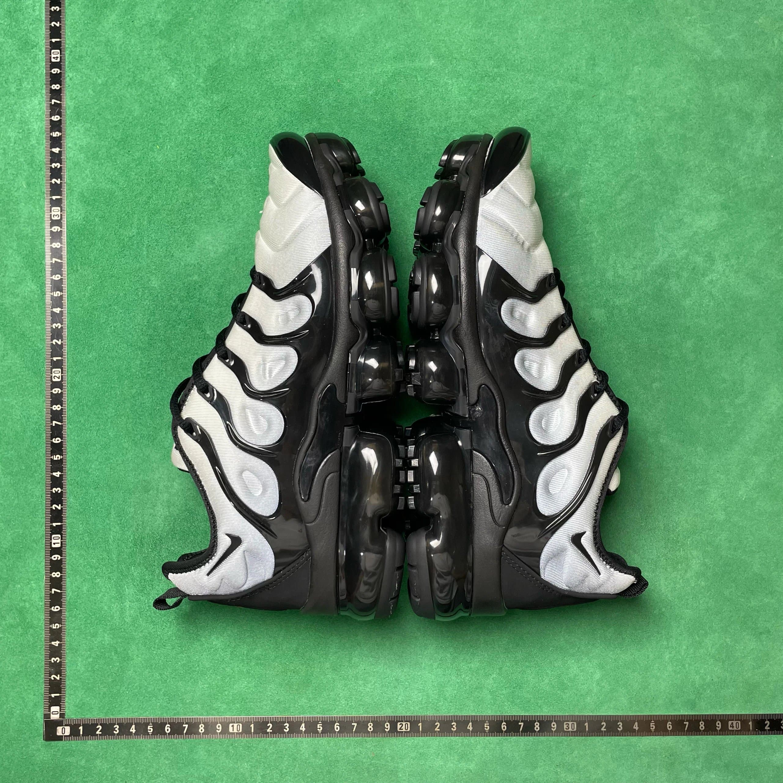 Nike Air Max Plus Multiple Colorways — 25号黑灰渐变AO4550-008