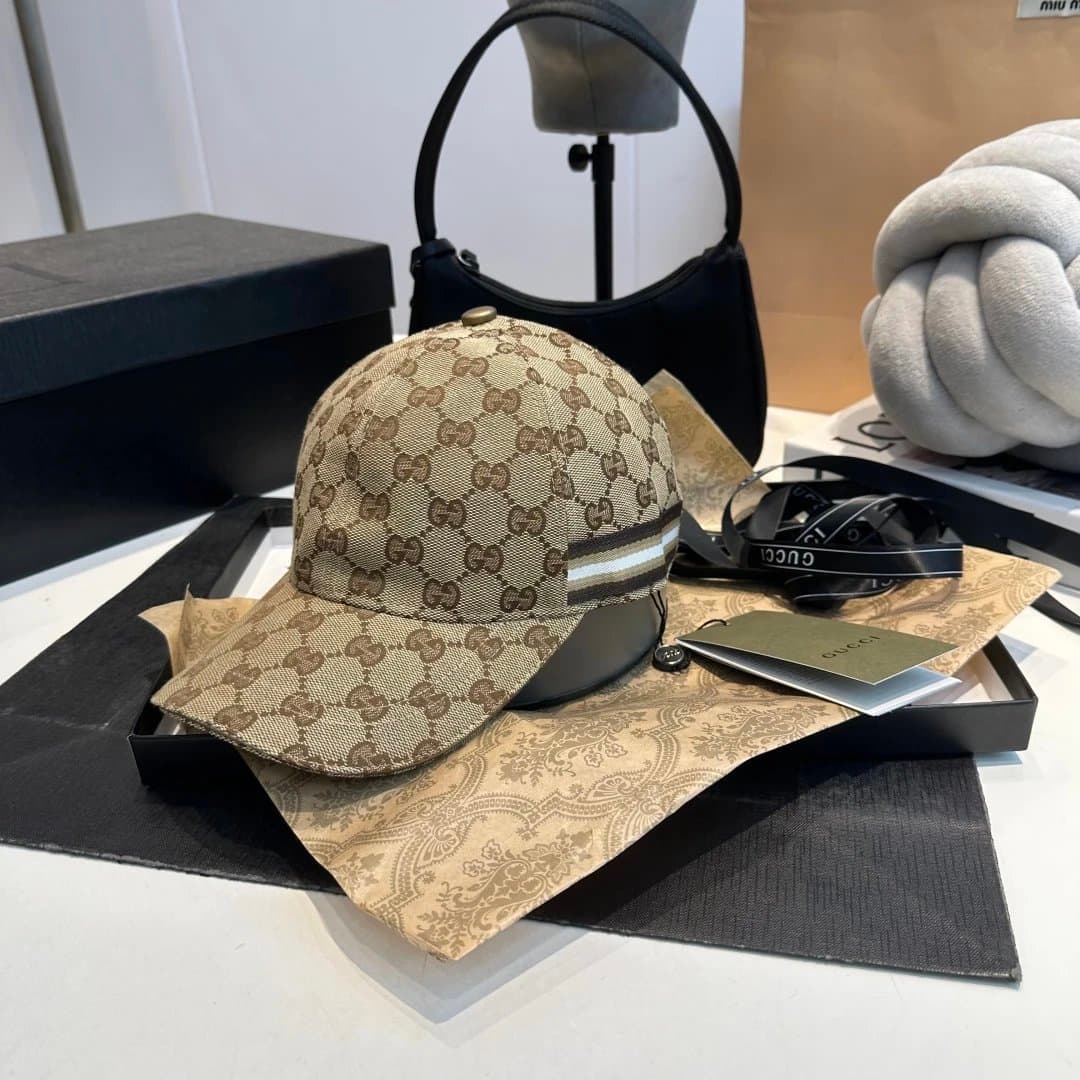 Gucci Baseball Cap GG Supreme