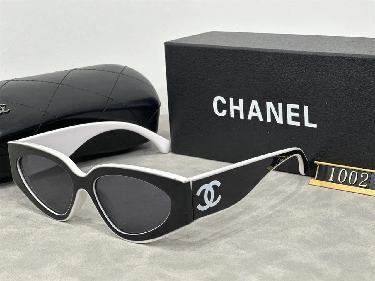 Chanel Sunglasses CC Logo Square Frame — 15