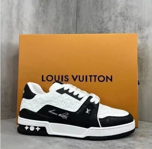 Louis Vuitton LV Trainer Monogram — 31