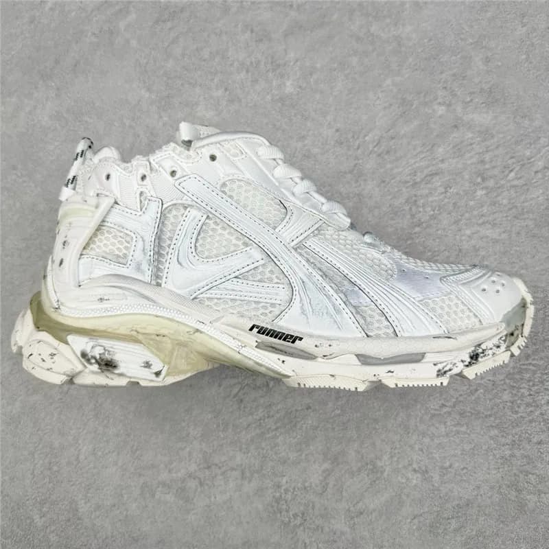Balenciaga Triple S Triple White — 米白泼墨