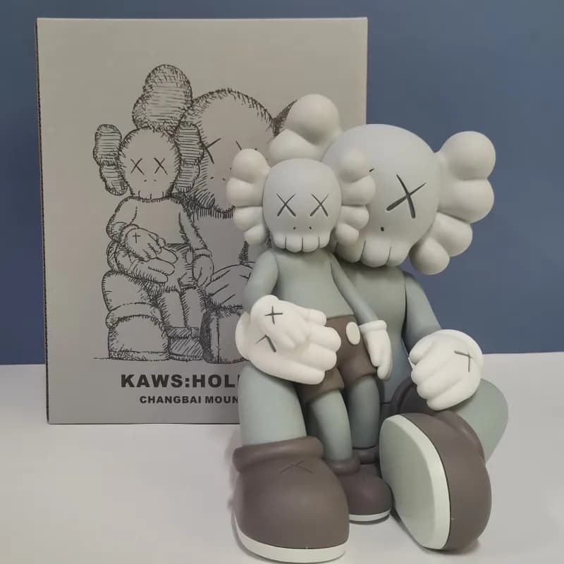 BAPE × KAWS Half-Brain Ape Figure Split Brain Design — 新品长白山22cm-灰色盒装