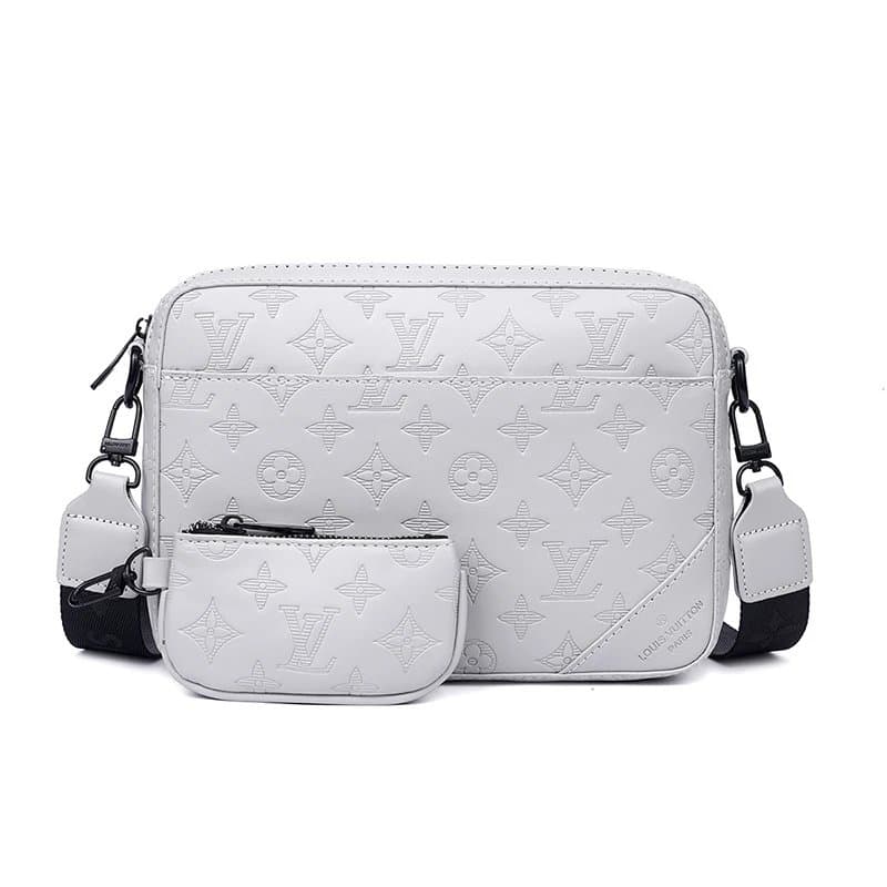 Louis Vuitton Pouch Monogram Eclipse — QS16