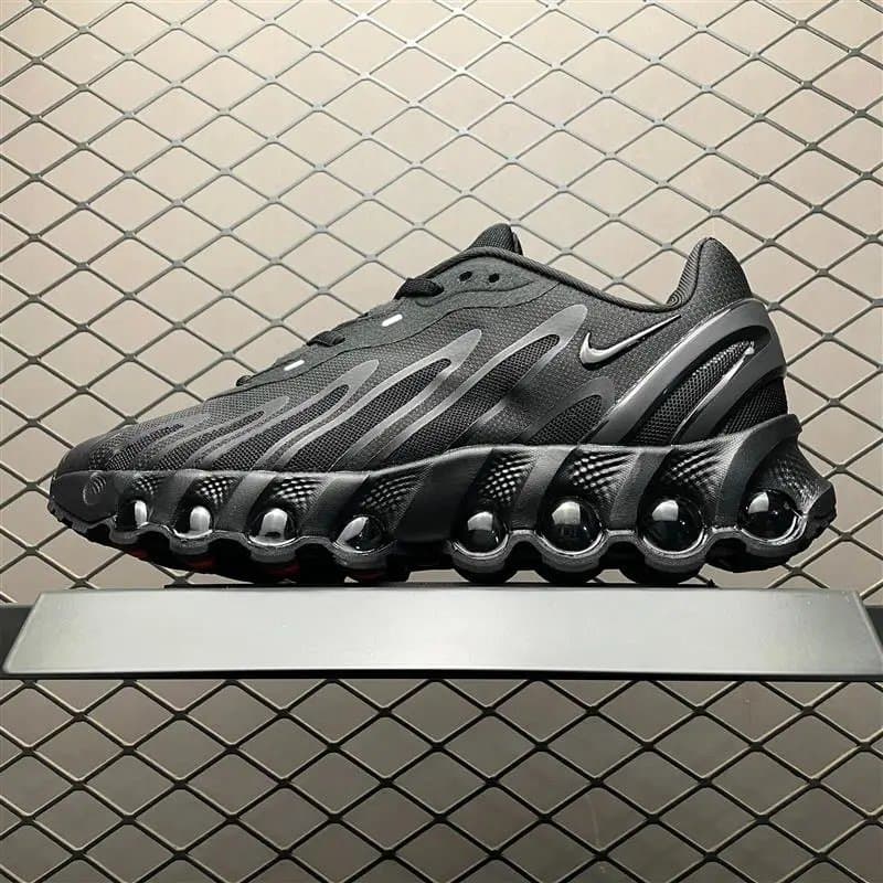Nike Air Max Plus Grey Orange — 纯黑
