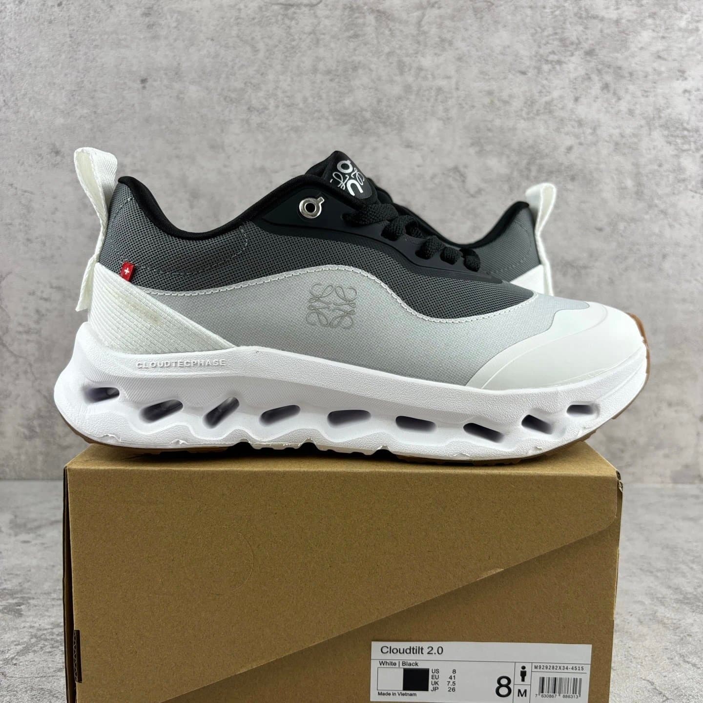 On Cloud 6 Dark Blue — SK01-03826